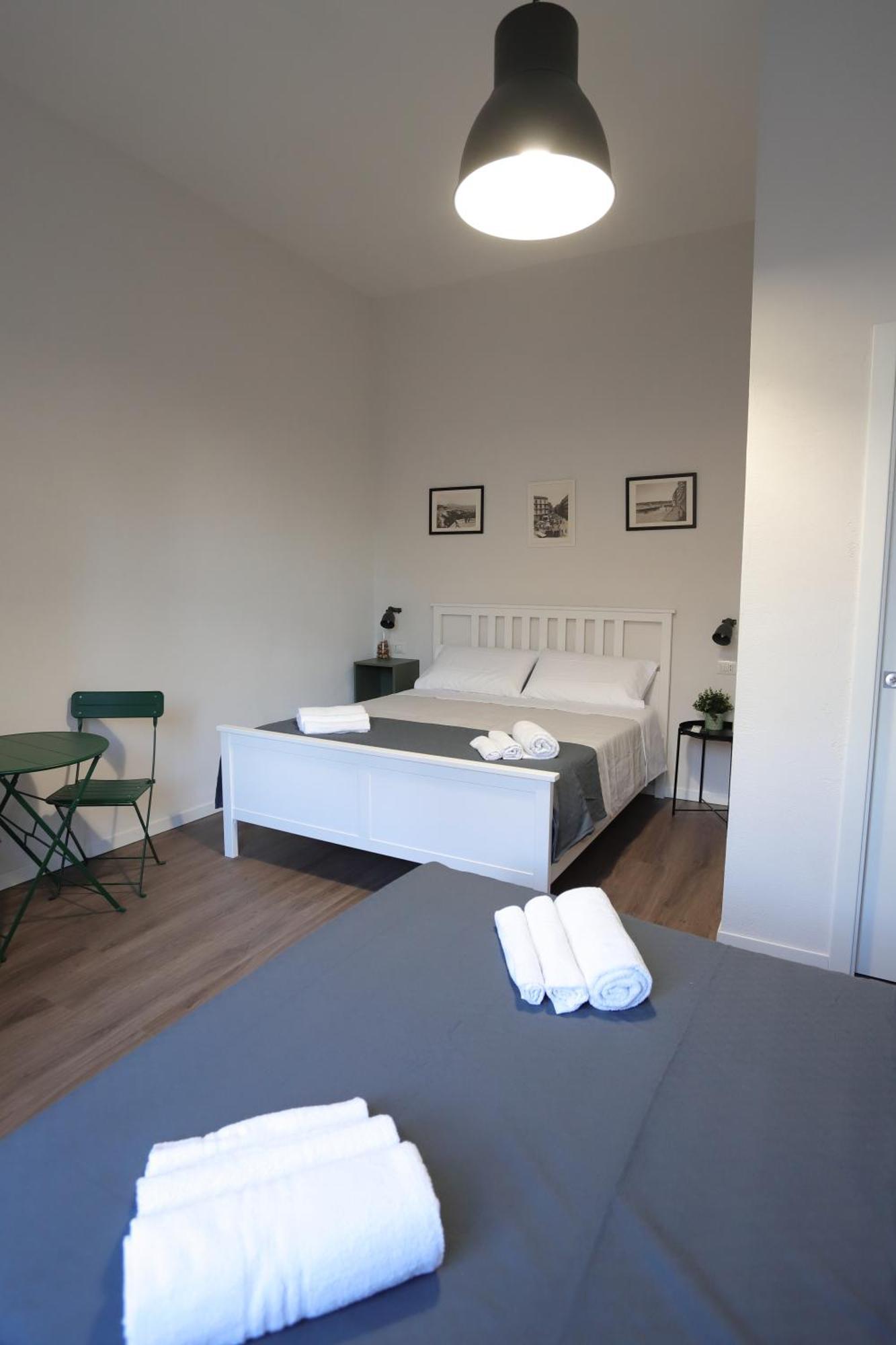 Tammurriata Nera Bedroom Наполи Екстериор снимка