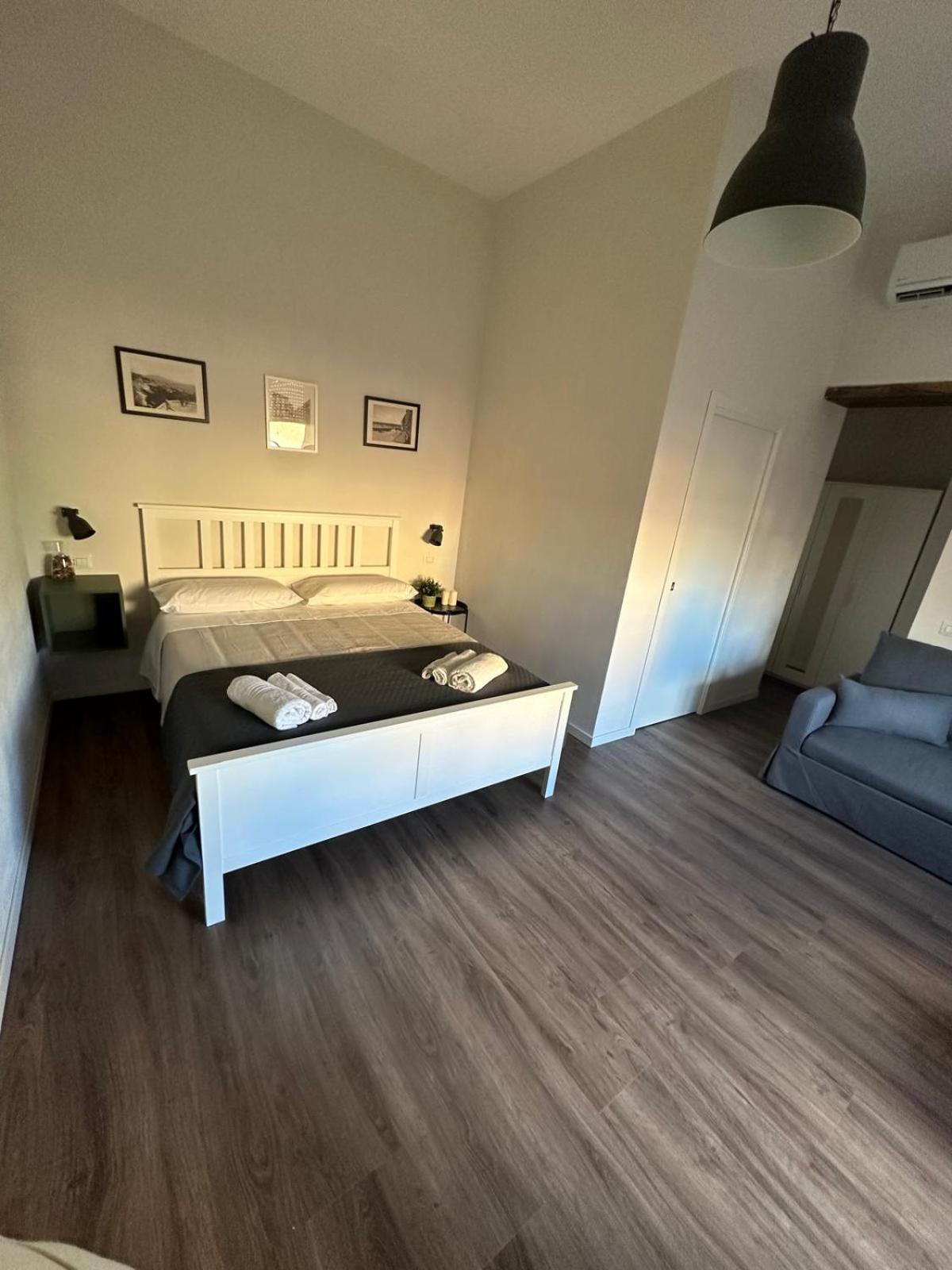 Tammurriata Nera Bedroom Наполи Екстериор снимка